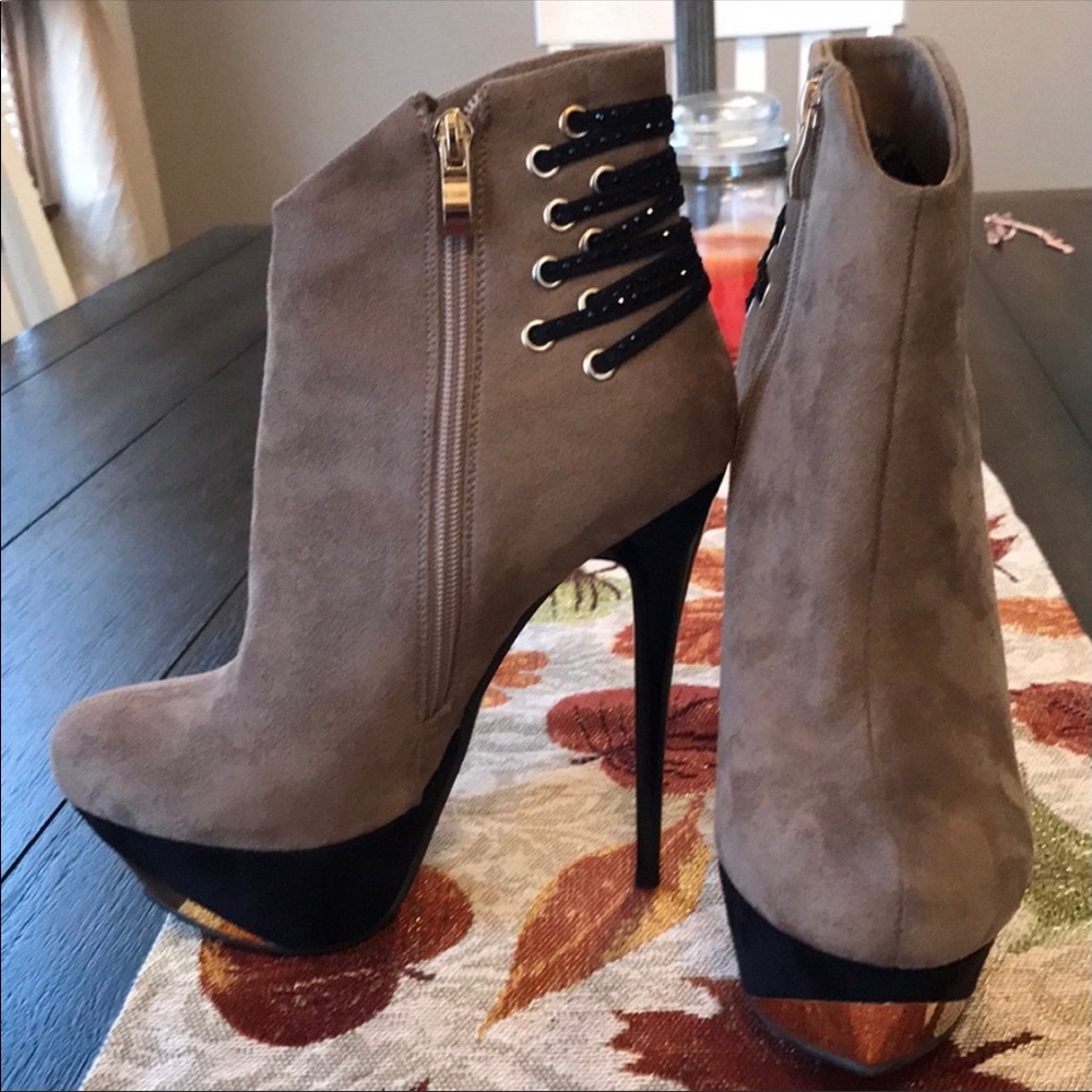 Luichiny Tan and Black Heeled Boots